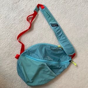 L.L Bean Stowaway Sling Pack Turquoise unisex